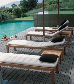 Chaises longues pour bords de piscine à Namur et en Brabant wallon