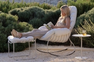 Créez un espace de détente dans votre jardin grâce à un mobilier de jardin premium